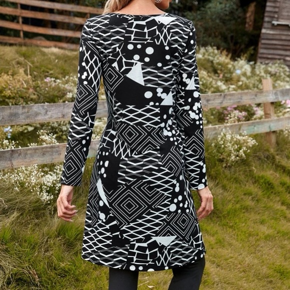 Geo Tee style Bodycon Dress - Picture 10 of 13